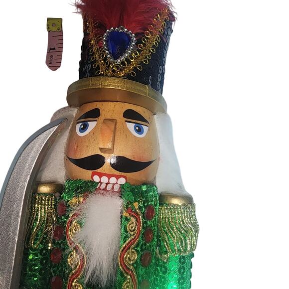 CHRISTMAS TREE SHOPPES EUC 15" CONQUISTADOR WOOD NUTCRACKER COLLECTIBLE - Picture 3 of 7